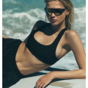 ALO Yoga Black airlift bra